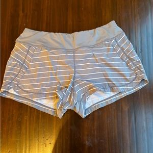 Athleta Shorts size Small